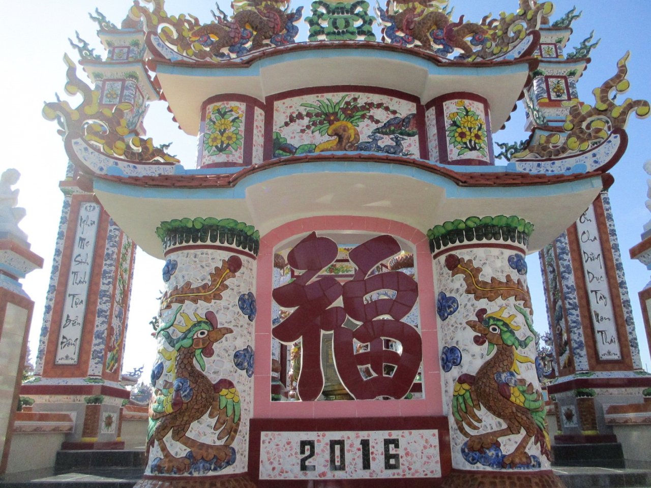 tron-mat-voi-nghe-doc-la-o-xu-hue