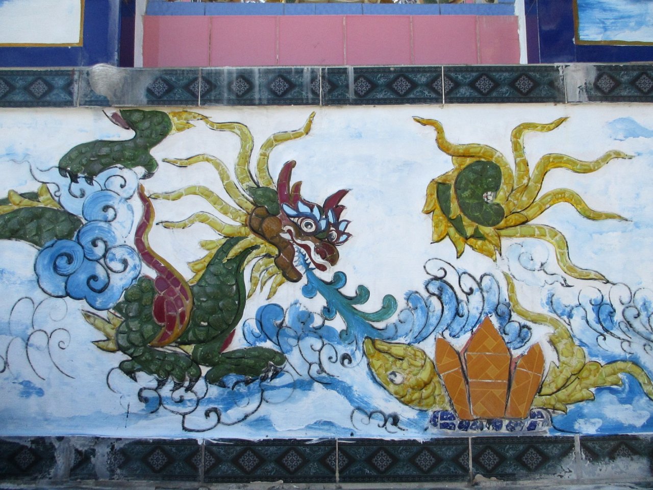 tron-mat-voi-nghe-doc-la-o-xu-hue