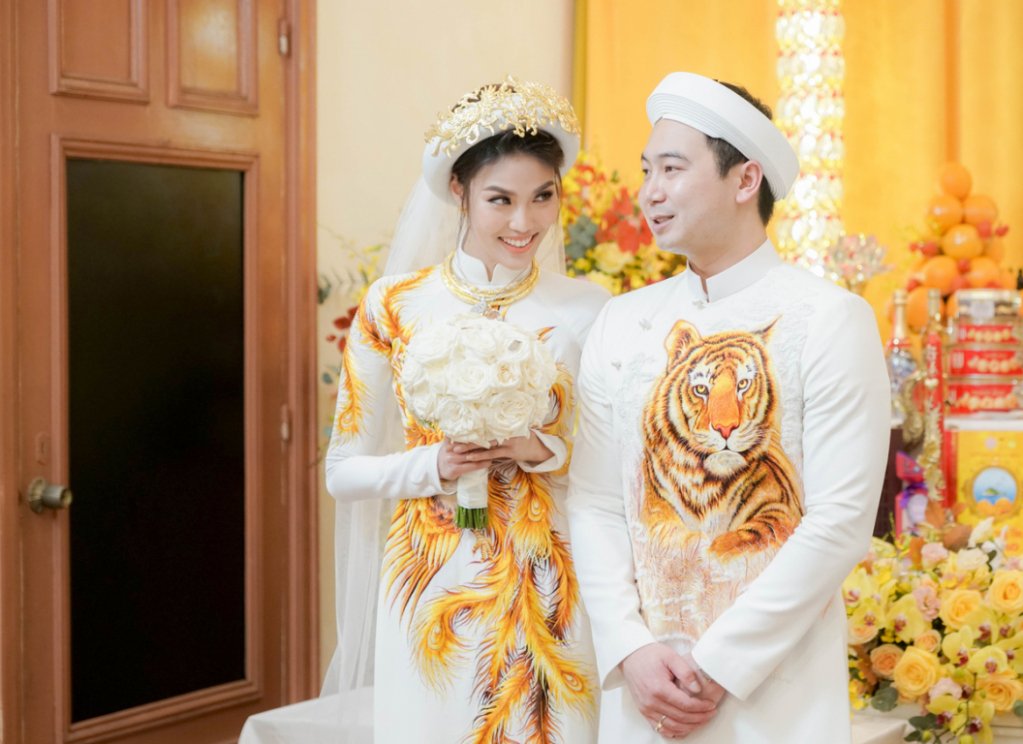 truoc-ngay-len-xe-hoa-ngam-nhin-3-chiec-vay-cuoi-chinh-thuc-duoc-do-ni-dong-giay-cho-lan-khue