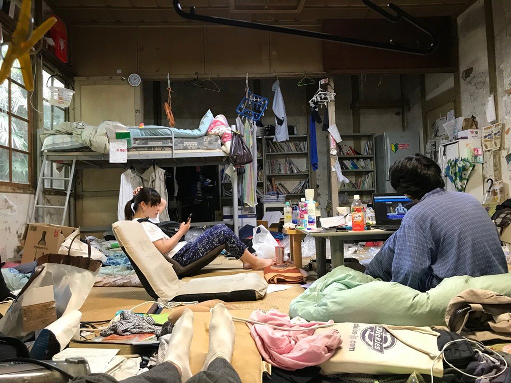 Những ký túc xá sinh viên tồi tàn như khu ổ chuột hình ảnh 4 Những ký túc xá sinh viên tồi tàn như khu ổ chuột