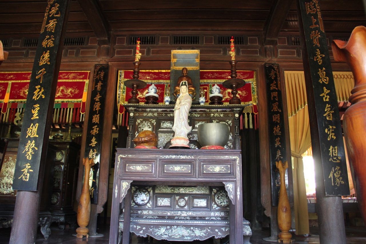 ghe-tham-ngoi-lang-co-nhieu-nha-co-nhat-tinh-quang-tri
