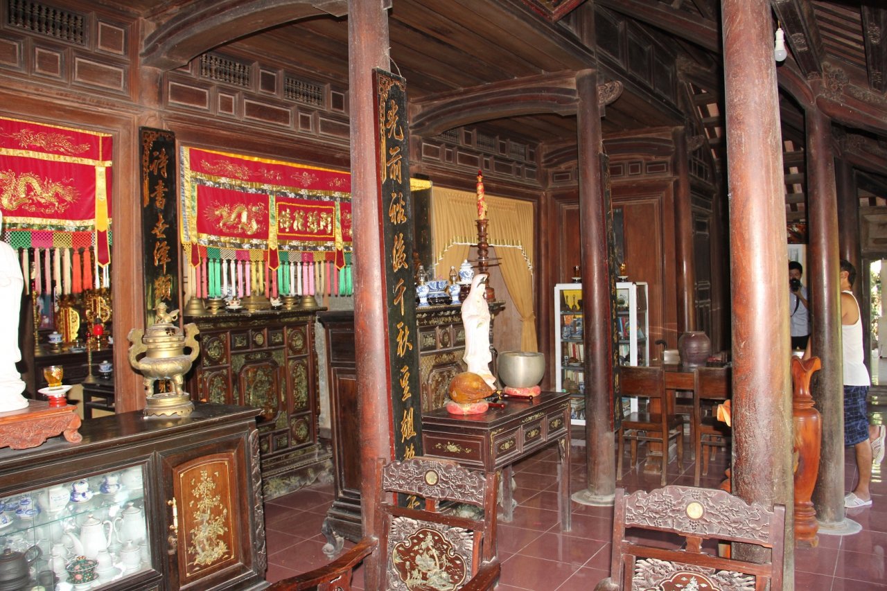 ghe-tham-ngoi-lang-co-nhieu-nha-co-nhat-tinh-quang-tri