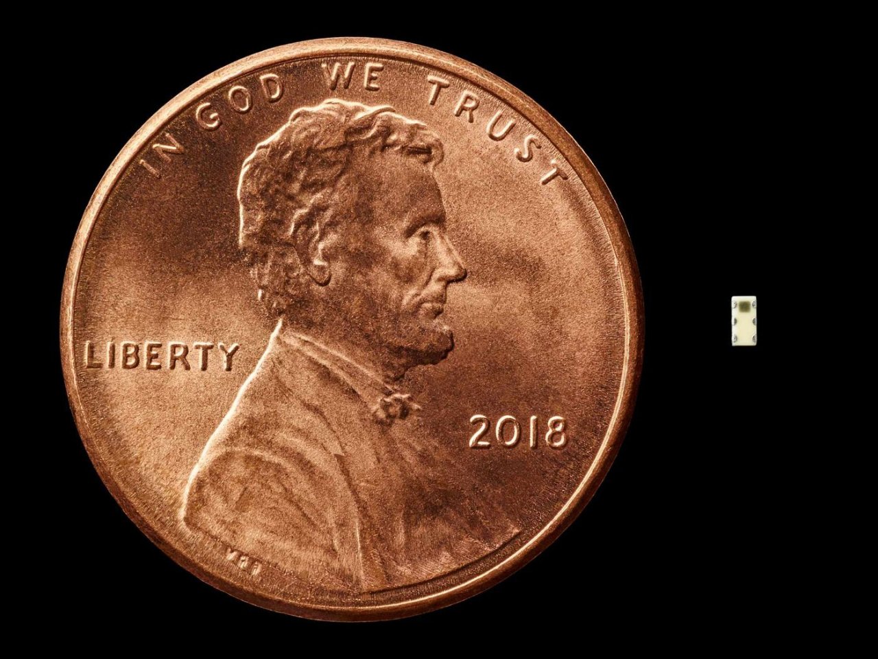 gian-diep-trung-quoc-hack-apple-amazon-bang-con-chip-nhu-hat-gao