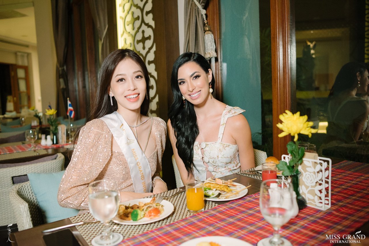 bui-phuong-nga-lien-tuc-chiem-song-tai-miss-grand-international-2018-the-hien-kha-nang-tieng-anh-an-tuong