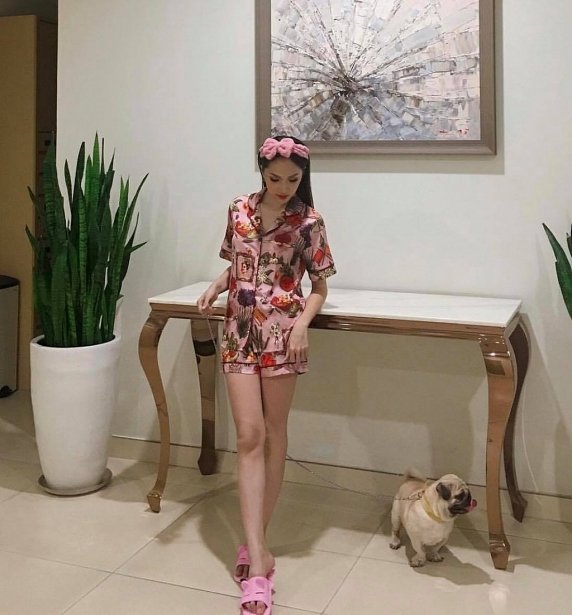 sao-viet-hom-nay-tran-thanh-ngot-ngao-ki-niem-1000-ngay-yeu-nhau-voi-hari-won
