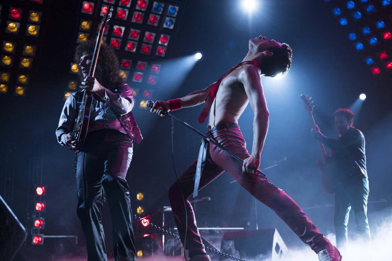 bohemian-rhapsody-lam-sao-de-tro-thanh-freddie-mercury-tren-man-anh-rong