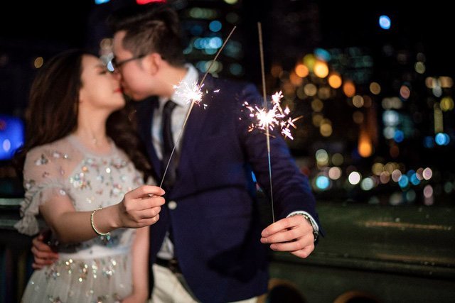Chuyện tình đôi bạn hàng xóm đi nửa vòng trái đất mới gặp nhau
