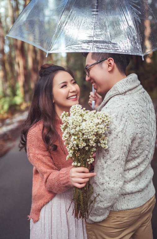 Chuyện tình đôi bạn hàng xóm đi nửa vòng trái đất mới gặp nhau