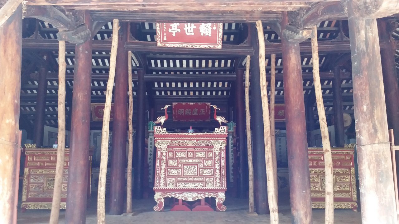 ngoi-dinh-co-hang-tram-nam-xuong-cap-tram-trong
