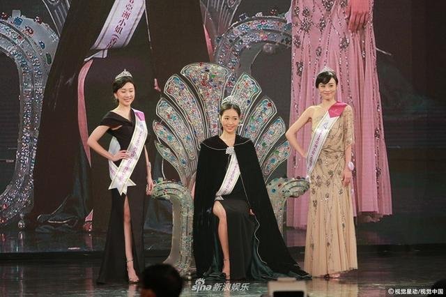vua-dang-quang-hoa-hau-chau-a-da-bi-phan-doi-kich-liet-vi-nhan-sac-tam-thuong
