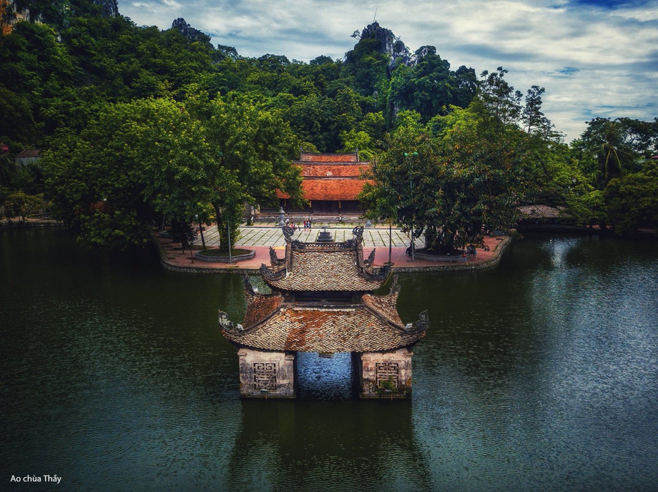 Những ao, hồ, sông ngòi độc đáo ở Hà Nội