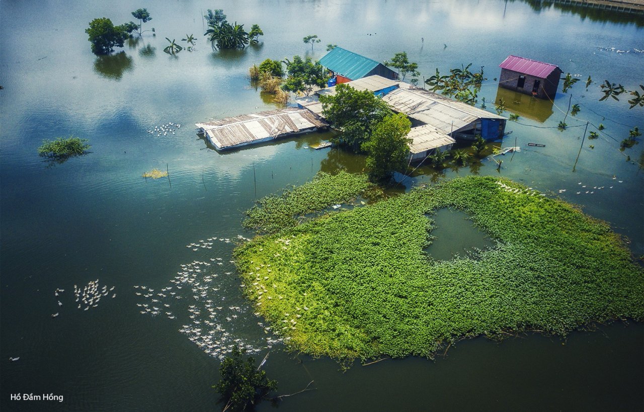 Những ao, hồ, sông ngòi độc đáo ở Hà Nội