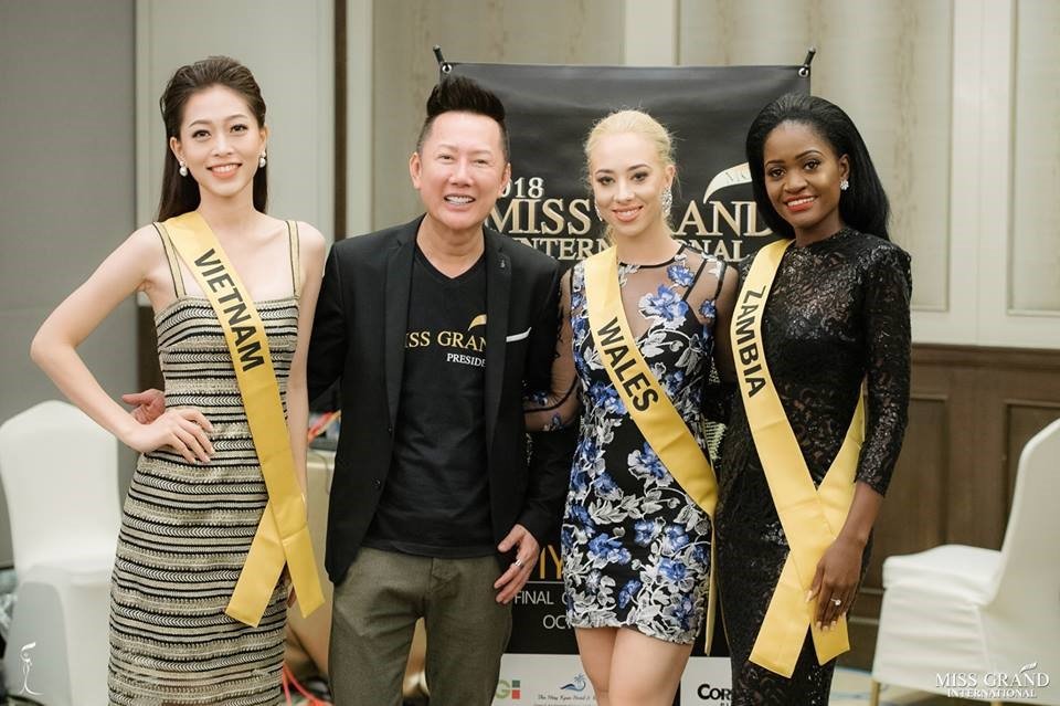 clip-bui-phuong-nga-tu-tin-khoe-giong-hat-trong-ca-khuc-hello-vietnam-tren-san-khau-miss-grand-international-2018
