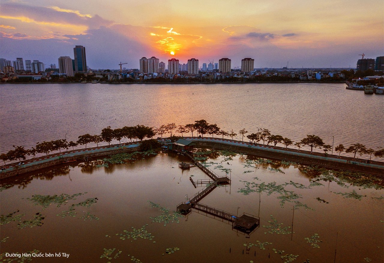 Những ao, hồ, sông ngòi độc đáo ở Hà Nội