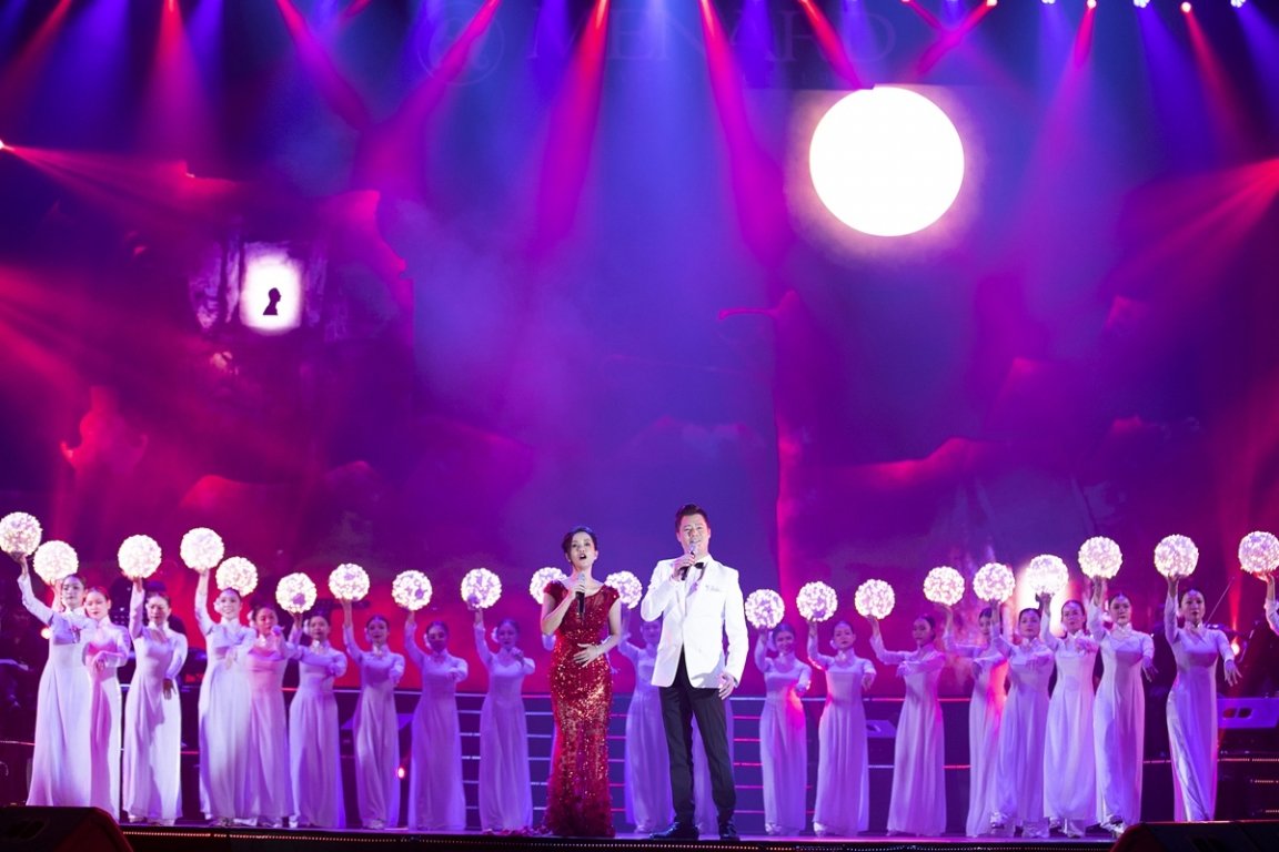 nghet-tho-voi-phan-trinh-dien-cua-ha-anh-tuan-va-bui-anh-tuan-cung-chuyen-cua-mua-dong-hoang-mang