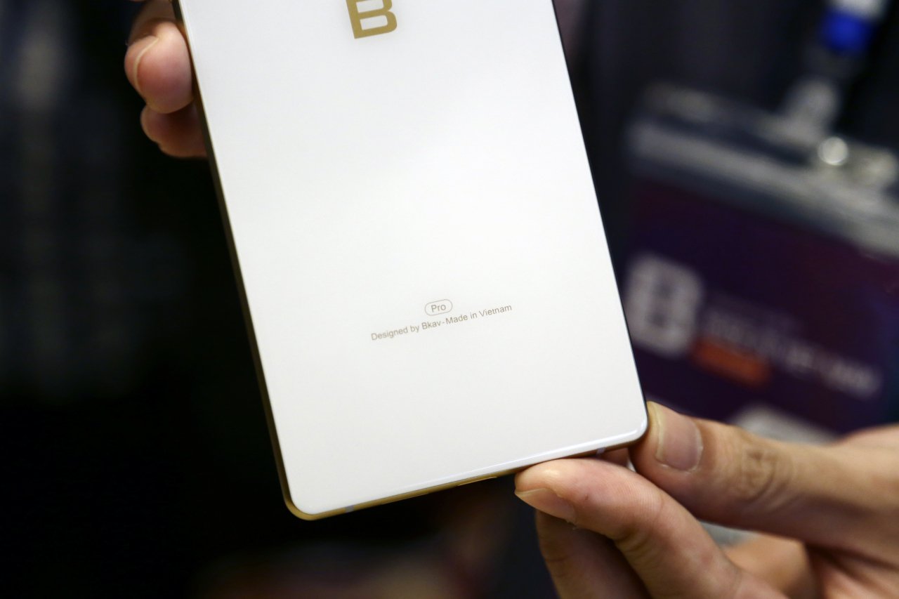 bphone-3-pro-ban-nang-cap-nho-tu-bphone-3