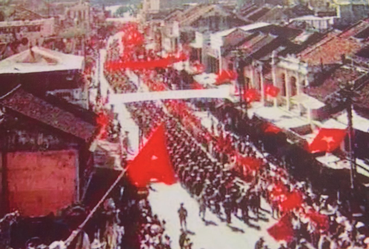 hinh-anh-ve-nhung-dia-danh-lich-su-gan-lien-voi-ngay-giai-phong-thu-do-ngay-ay-va-bay-gio