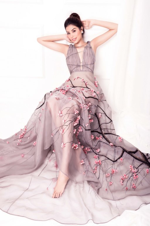 giua-tin-don-sang-my-sinh-con-pham-huong-khang-dinh-som-tro-lai-showbiz