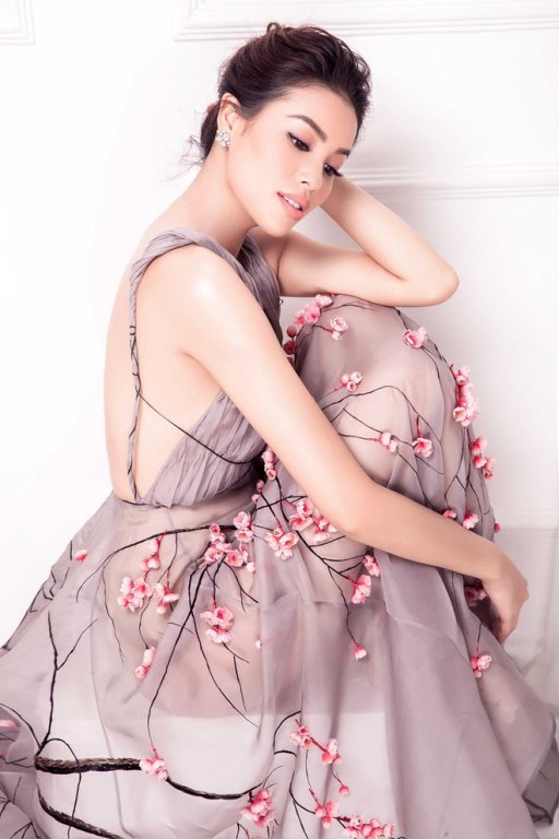 giua-tin-don-sang-my-sinh-con-pham-huong-khang-dinh-som-tro-lai-showbiz
