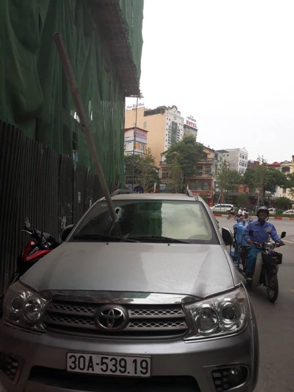 ha-noi-thanh-sat-tu-cong-truong-dam-xuyen-o-to-ven-duong