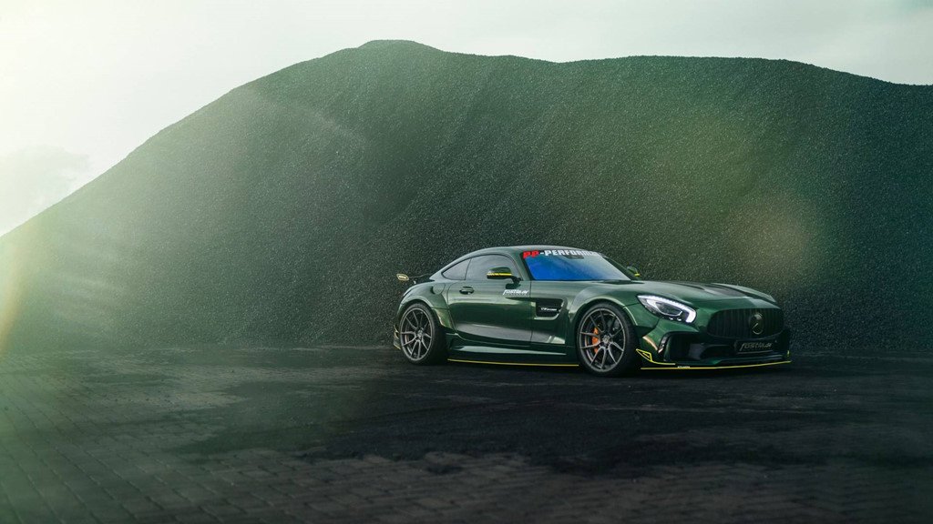 mercedes-amg-gt-mang-biet-danh-quai-thu-dia-nguc-xanh