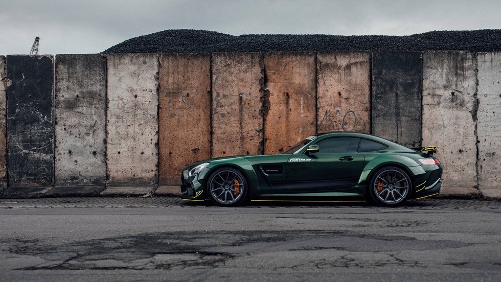 mercedes-amg-gt-mang-biet-danh-quai-thu-dia-nguc-xanh