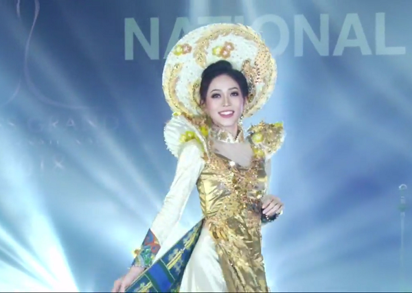 clip-a-hau-bui-phuong-nga-tu-tin-trinh-dien-trang-phuc-dan-toc-tai-miss-grand-international-2018