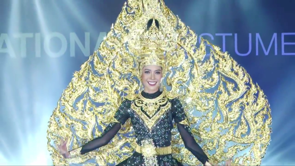 clip-a-hau-bui-phuong-nga-tu-tin-trinh-dien-trang-phuc-dan-toc-tai-miss-grand-international-2018