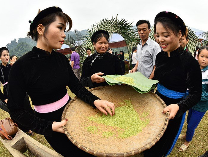 hinh-anh-dep-le-hoi-gia-com-con-lon