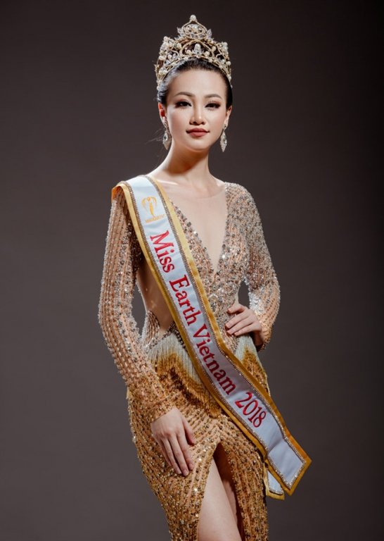 mat-moc-cua-dan-nguoi-dep-hoa-hau-trai-dat-2018