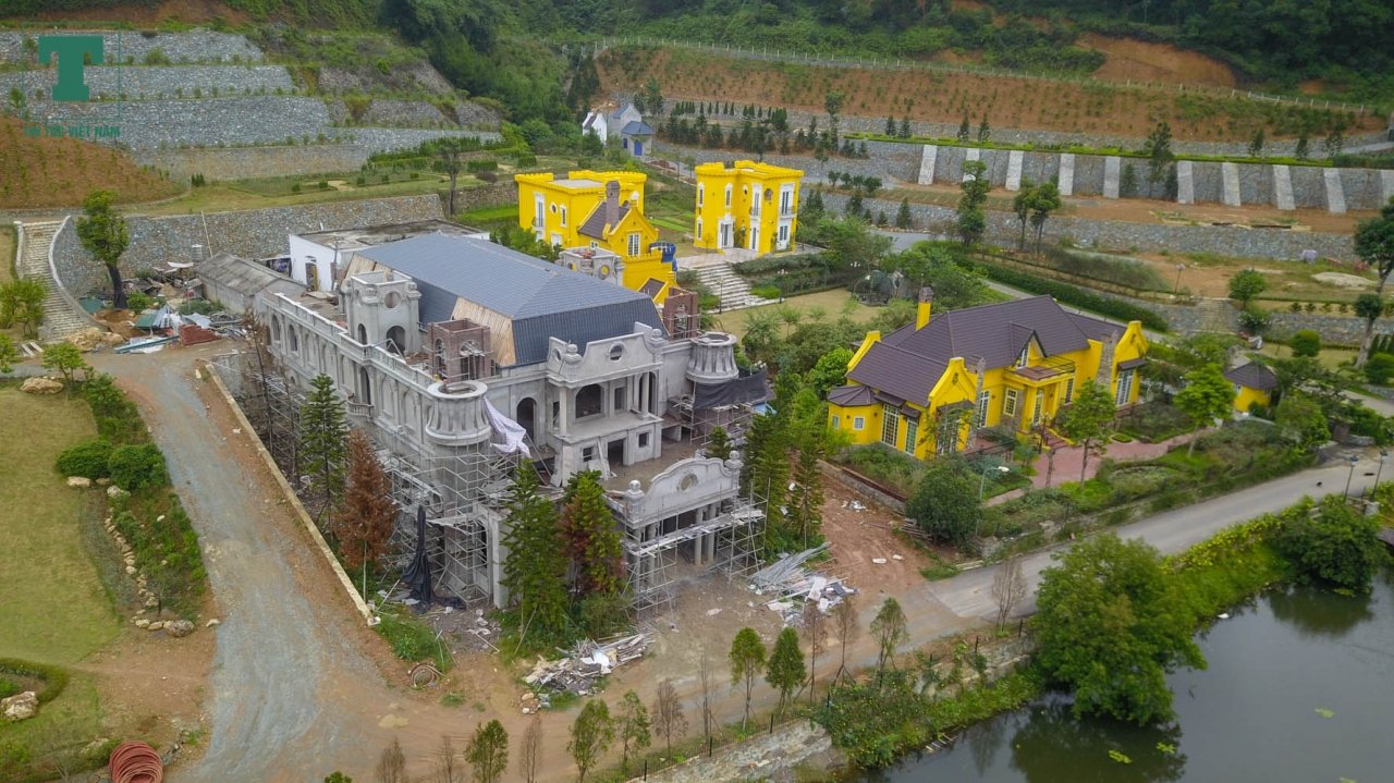 anh-ngoi-nha-ca-si-my-linh-cung-hang-loat-sieu-cong-trinh-xay-trai-phep-o-soc-son