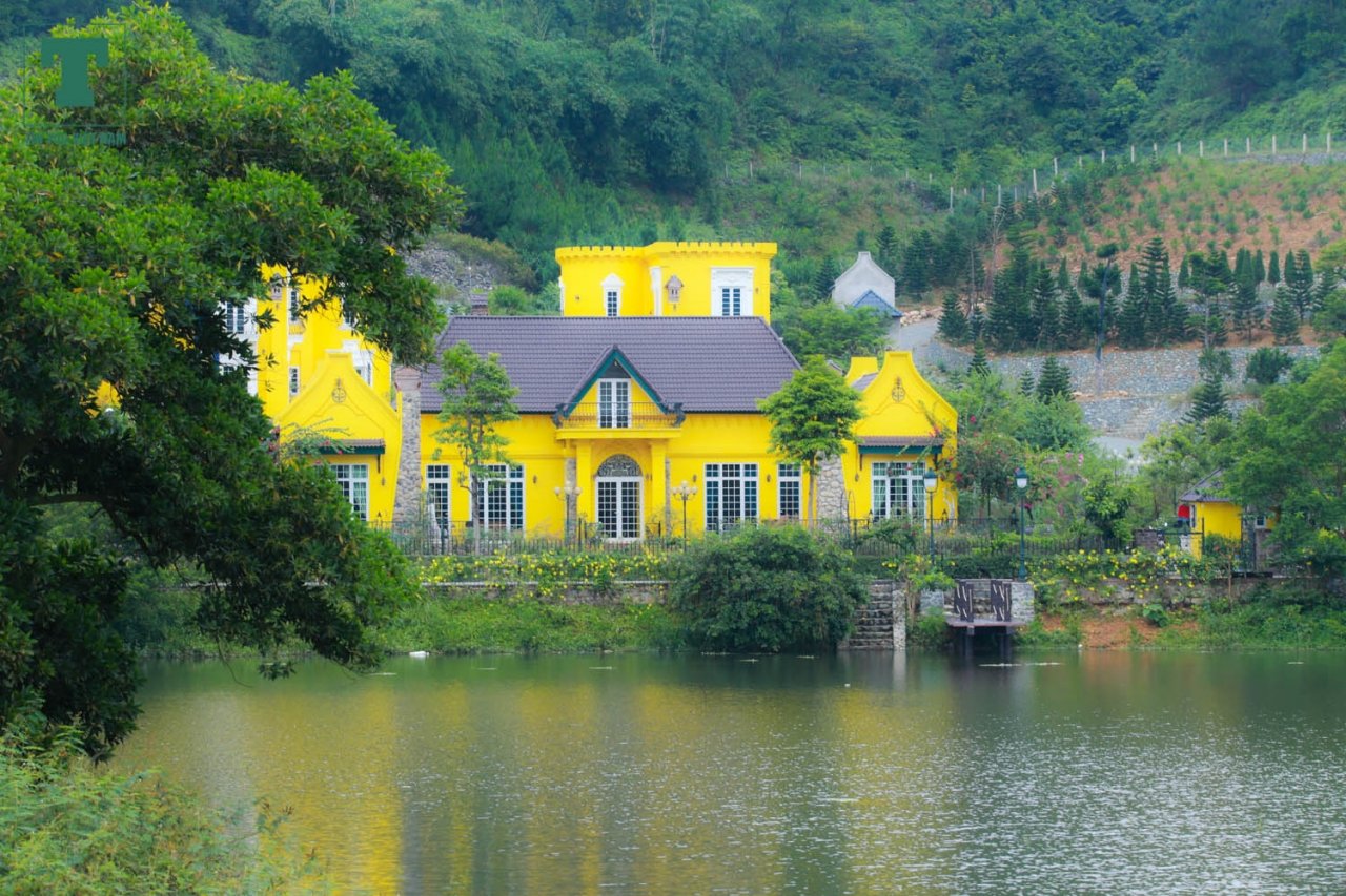 anh-ngoi-nha-ca-si-my-linh-cung-hang-loat-sieu-cong-trinh-xay-trai-phep-o-soc-son