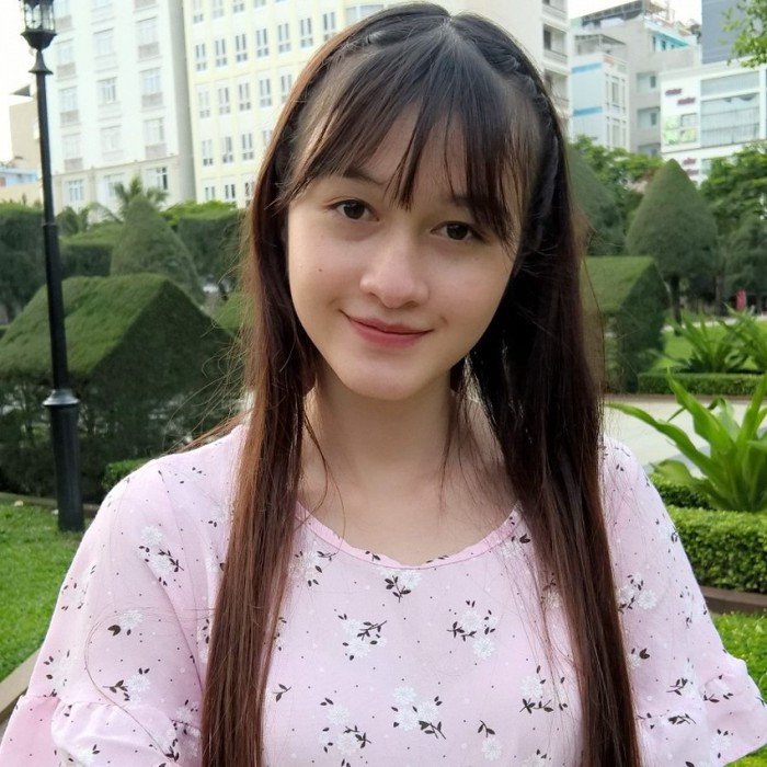 4-thieu-nu-e-de-xinh-nhu-hot-girl-thuong-bi-nham-la-con-lai