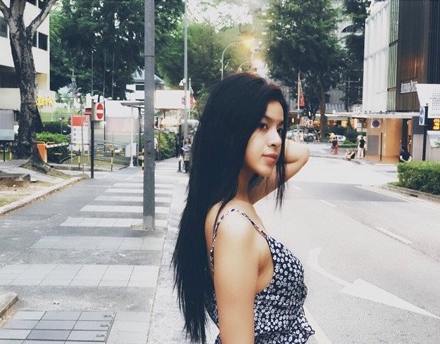 4-thieu-nu-e-de-xinh-nhu-hot-girl-thuong-bi-nham-la-con-lai