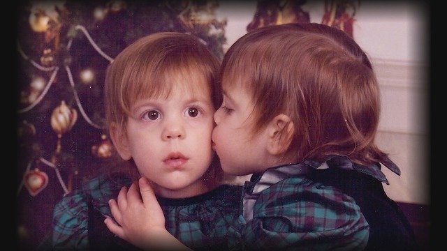 L TWINS CHANGE GENDER_00.00.00.09_1539652585129.png_6226764_ver1.0_640_360