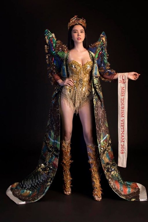 huynh-vy-khoe-hinh-the-boc-lua-voi-nu-than-mua-mang-o-miss-tourism-queen-worldwide-2018