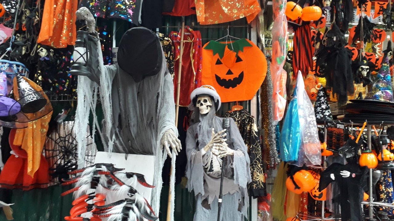 nguoi-dong-tinh-ha-noi-di-choi-o-dau-dip-halloween-2018