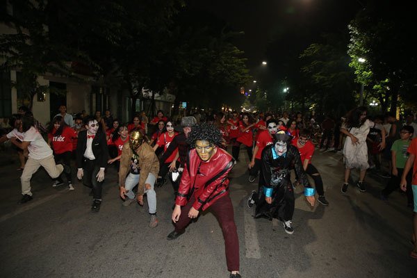 nguoi-dong-tinh-ha-noi-di-choi-o-dau-dip-halloween-2018