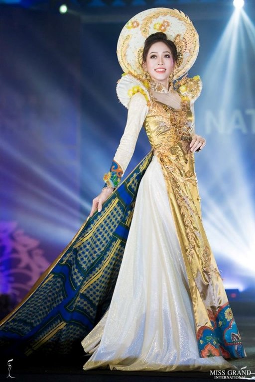 clip-tron-ven-2-phan-thi-day-tu-tin-cua-a-hau-phuong-nga-trong-dem-ban-ket-miss-grand-international-2018