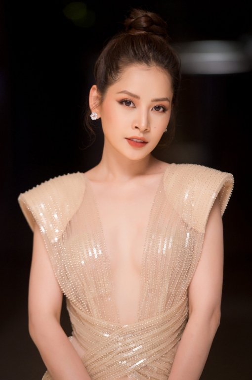 clip-chi-pu-dien-trang-phuc-cat-xe-tao-bao-khoe-tron-ve-goi-cam-kho-cuong