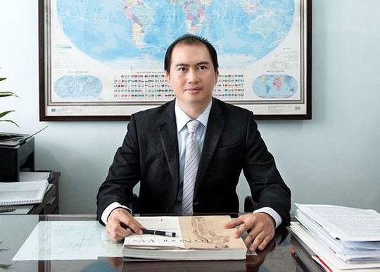 nhieu-uan-khuc-can-lam-ro-trong-vu-doi-100-usd-bi-phat-90-trieu-dong