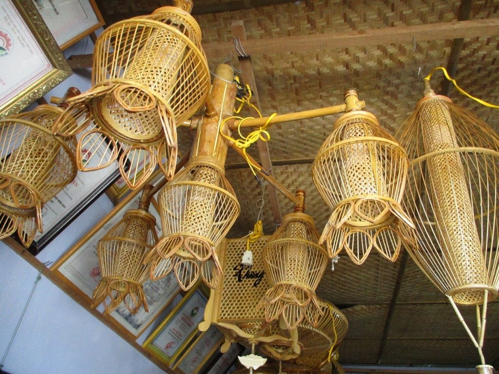 ghe-tham-ngoi-lang-bien-tre-thanh-nhung-mon-do-doc-la