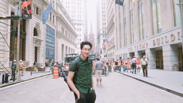 Anh hiện đang là nghiên cứu sinh tiến sĩ ngành Gen di truyền và sinh học phân tử tại Đại học New South Wales (Úc).