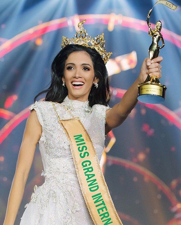 nhan-sac-doi-thuong-nong-bong-cua-nguoi-dep-paraguay-ngat-xiu-khi-dang-quang-miss-grand-international-2018