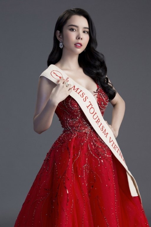 huynh-vy-tung-trang-phuc-da-hoi-truoc-them-chung-ket-miss-tourism-queen-worldwide-2018