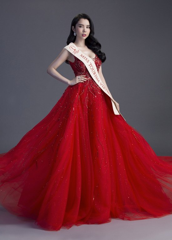huynh-vy-tung-trang-phuc-da-hoi-truoc-them-chung-ket-miss-tourism-queen-worldwide-2018