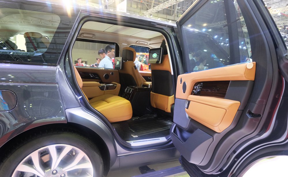range-rover-2018-gia-tu-735-ty-suv-moi-cho-dai-gia-viet