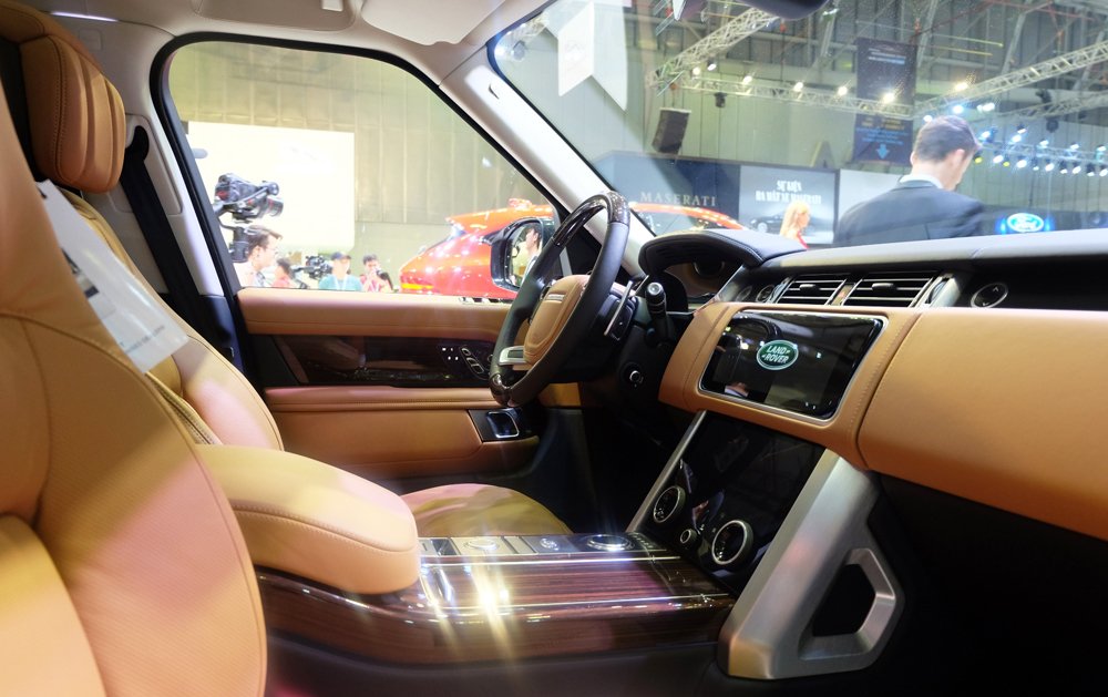 range-rover-2018-gia-tu-735-ty-suv-moi-cho-dai-gia-viet