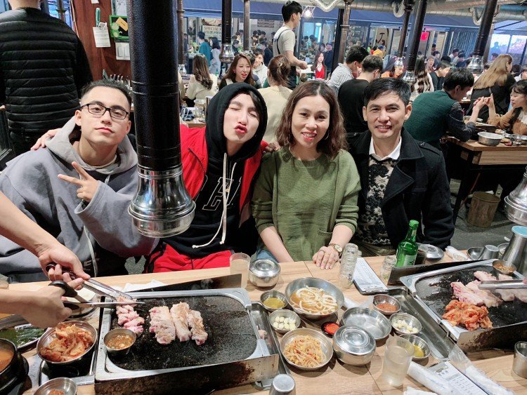 son-tung-m-tp-chia-se-khoanh-khac-hanh-phuc-ben-gia-dinh-o-han-quoc