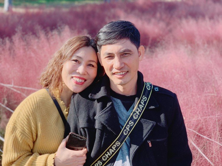 son-tung-m-tp-chia-se-khoanh-khac-hanh-phuc-ben-gia-dinh-o-han-quoc
